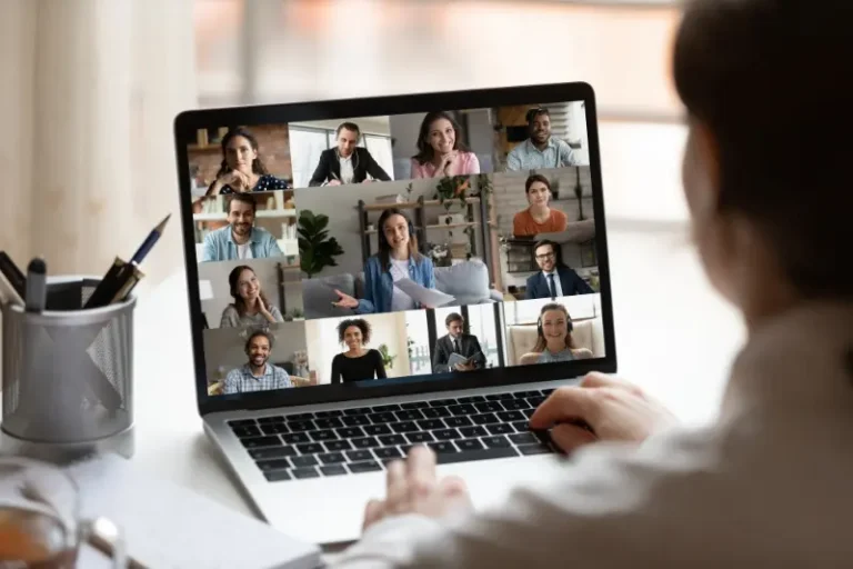 8 vantagens de conversar com advogado pela internet!